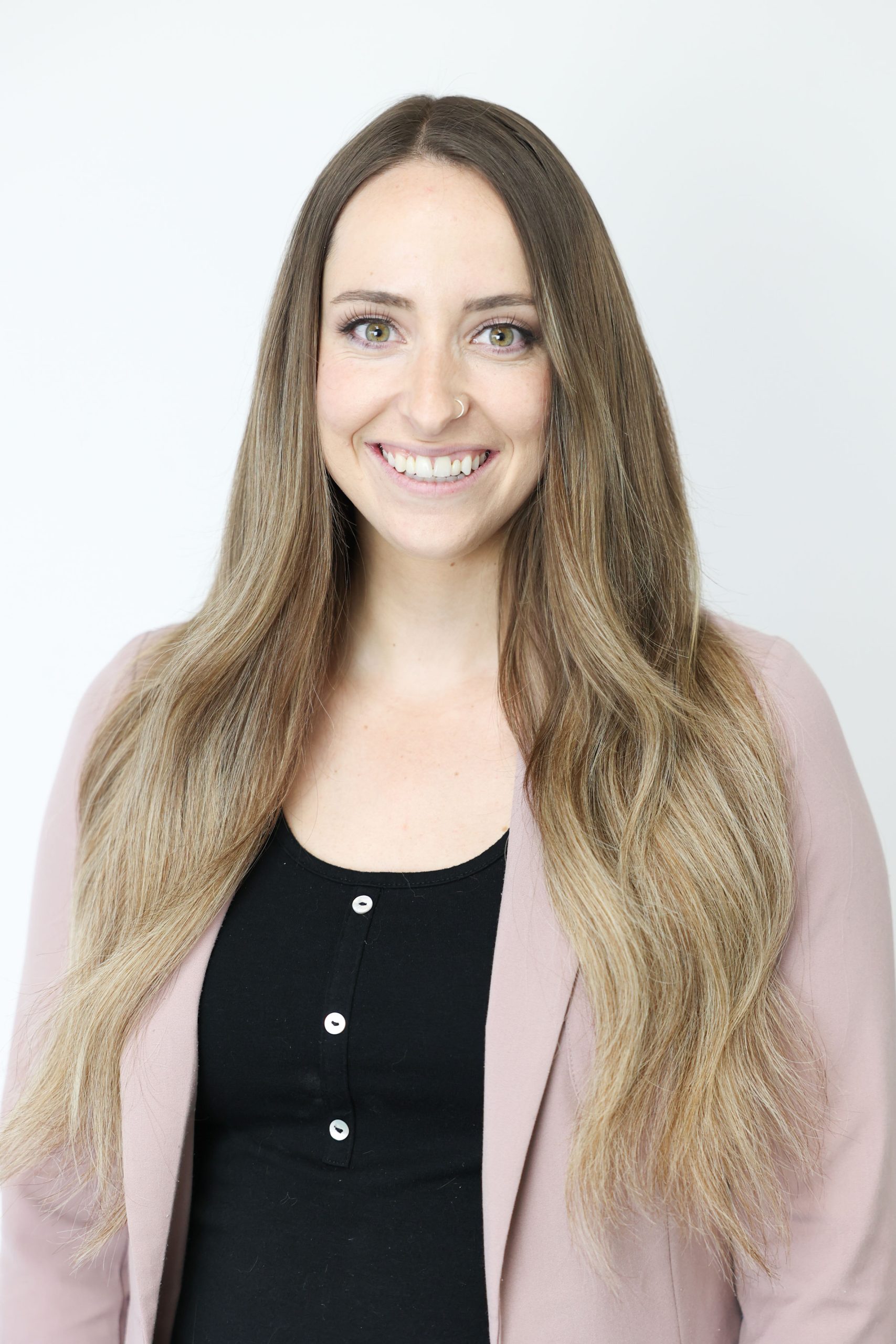 Janelle Headshot2